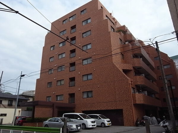 白金グランドハイツ 外観(2025年撮影)