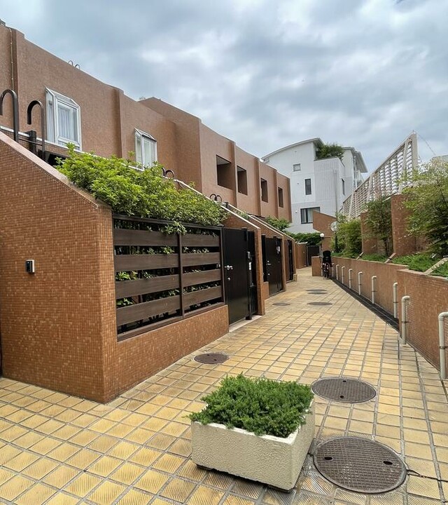 タウンハウス仙台坂の写真 4枚目