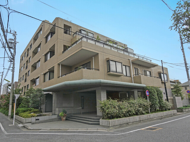 マノー深沢の外観写真 - 世田谷区深沢2丁目6番15号