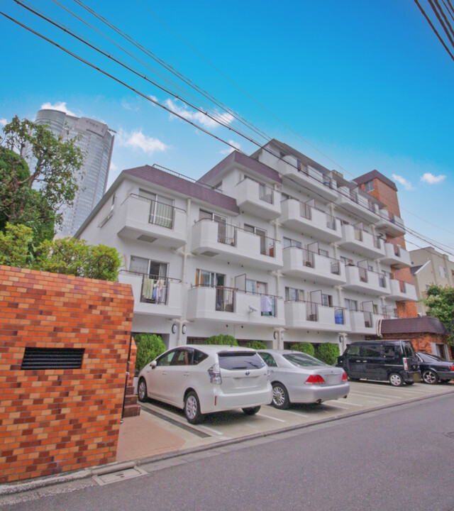 クラウン西麻布の写真 3枚目