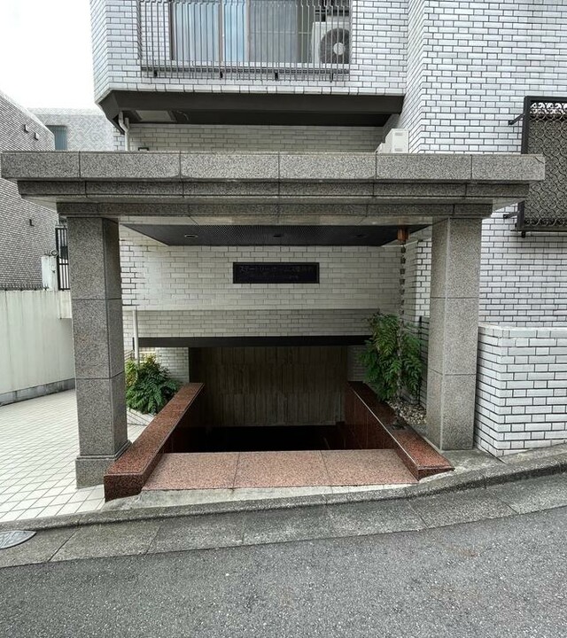 ステートリーホームズ南麻布の写真 4枚目