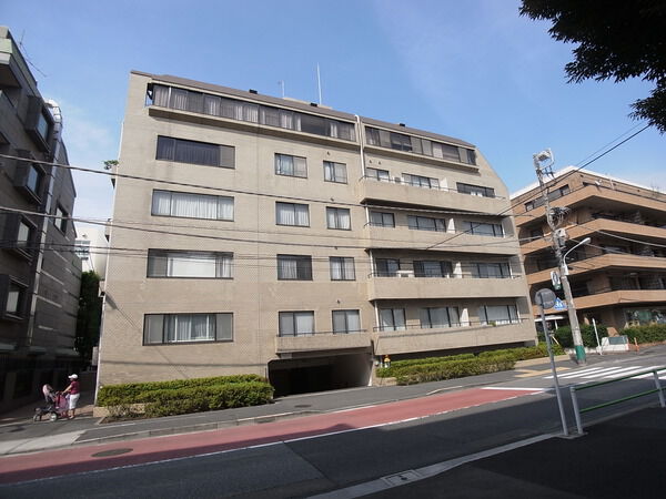 元麻布パークマンションの外観写真 - 港区元麻布2丁目3番24号