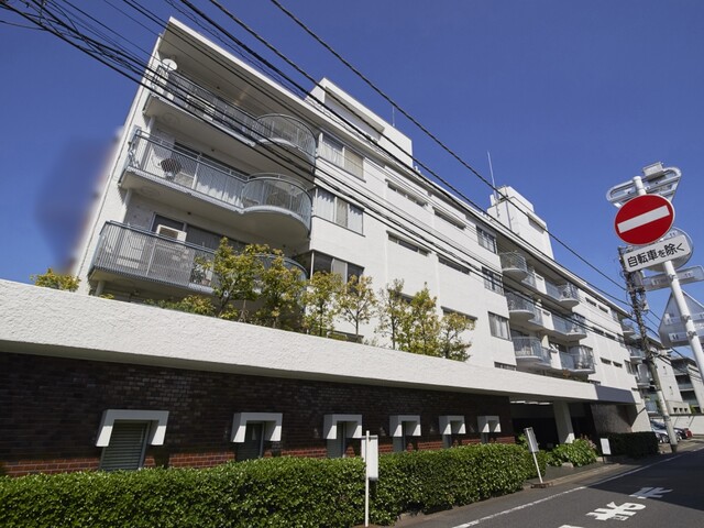 南青山アパートメンツのエントランス・共用部