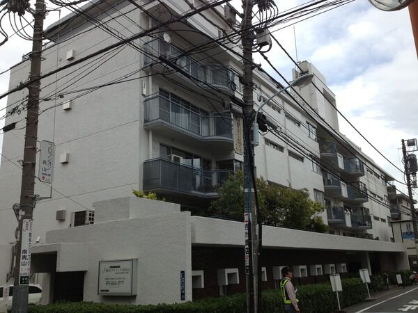 南青山アパートメンツの外観写真 - 港区南青山4丁目20番14号