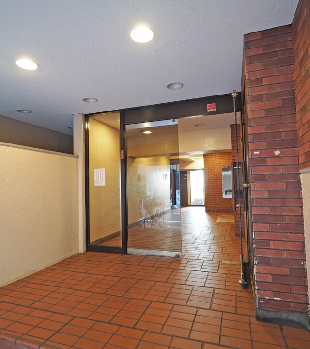 ライオンズマンション八重洲の外観写真 - 中央区八丁堀2丁目30番13号