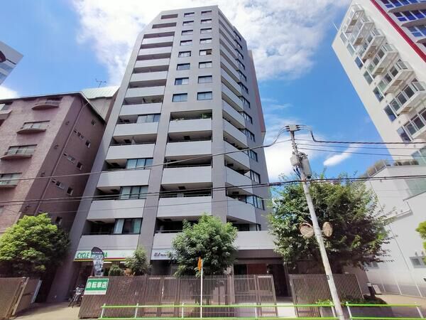 西麻布フォレストプラザのエントランス・共用部