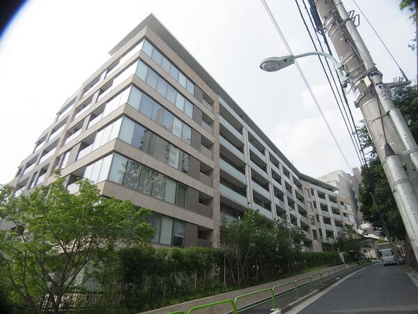 ブランズ麻布狸穴町の外観写真 - 港区麻布狸穴町44番1号