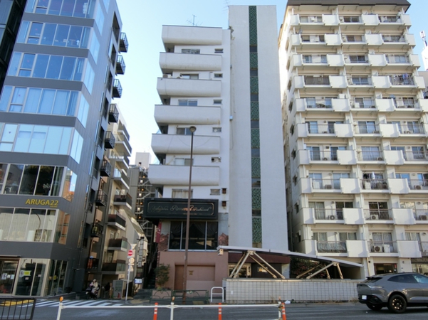 ニュー高雄ハイツの外観写真 - 港区麻布十番1丁目5番13号