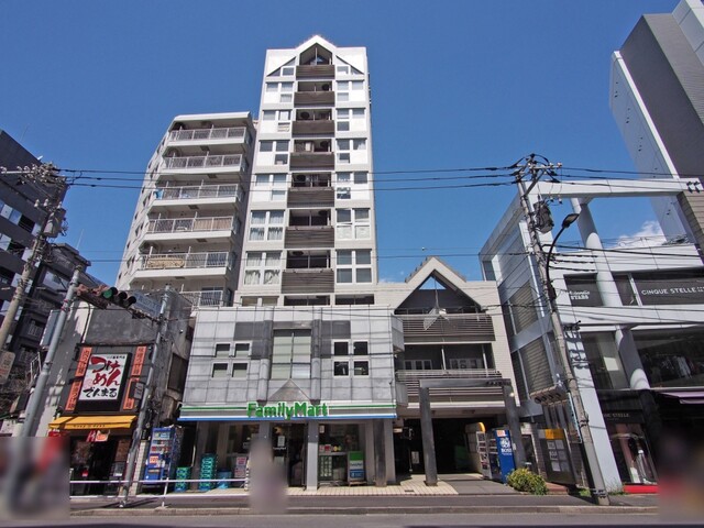 PAN南青山の外観写真 - 港区南青山6丁目3番11号