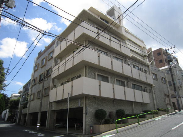 ハイネス南麻布の外観写真 - 港区南麻布1丁目1番5号