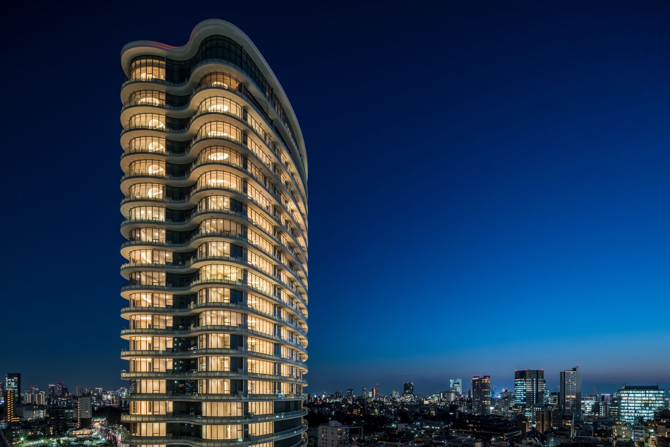 パークコート青山ザタワーの外観写真 - 港区南青山2丁目3番3号