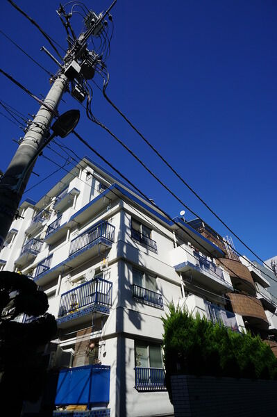 麻布ローヤルコーポ 外観(2025年撮影)