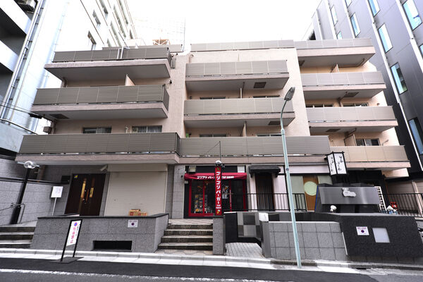 アクティブ六本木の外観写真 - 港区西麻布1丁目2番3号