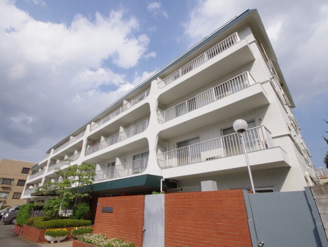 南青山スカイハイツの外観写真 - 港区南青山4丁目18番21号