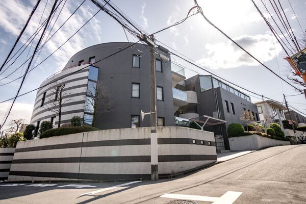 ヒルズ上原の外観写真 - 東京都心の高級マンション