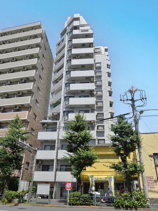 ライオンズプラザ白山の外観写真 - 文京区本駒込3丁目1番1号