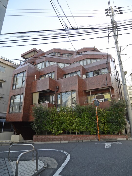 パレドール原宿の外観写真 - 渋谷区神宮前2丁目30番7号