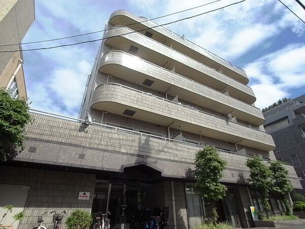 サンヒルズ田園調布の外観写真 - 世田谷区奥沢6丁目4番8号