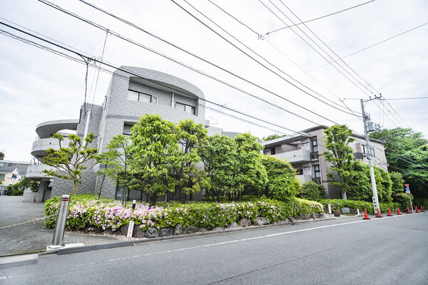 エクレールガーデン深沢の外観写真 - 世田谷区深沢6丁目9番9号