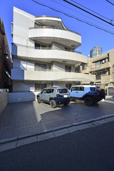 ピュアシティ六本木の外観写真 - 港区六本木7丁目11番12号