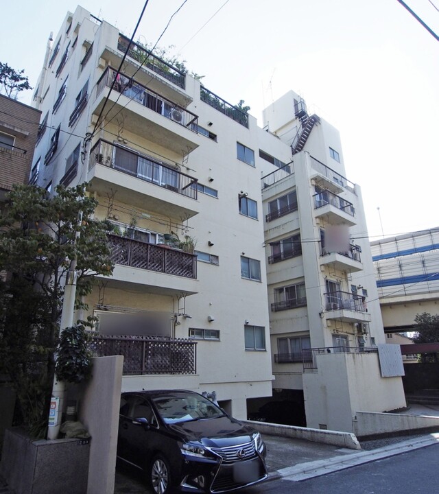 三田綱町ハイツのエントランス・共用部