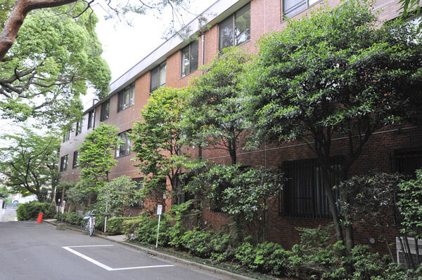 多摩川テラスの外観写真 - 世田谷区岡本1丁目3番