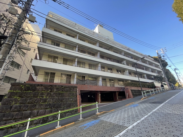 鳥居坂三生マンションの外観写真 - 港区六本木5丁目11番20号