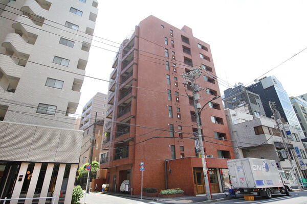 南青山セピアコートの外観写真 - 港区南青山6丁目8番3号