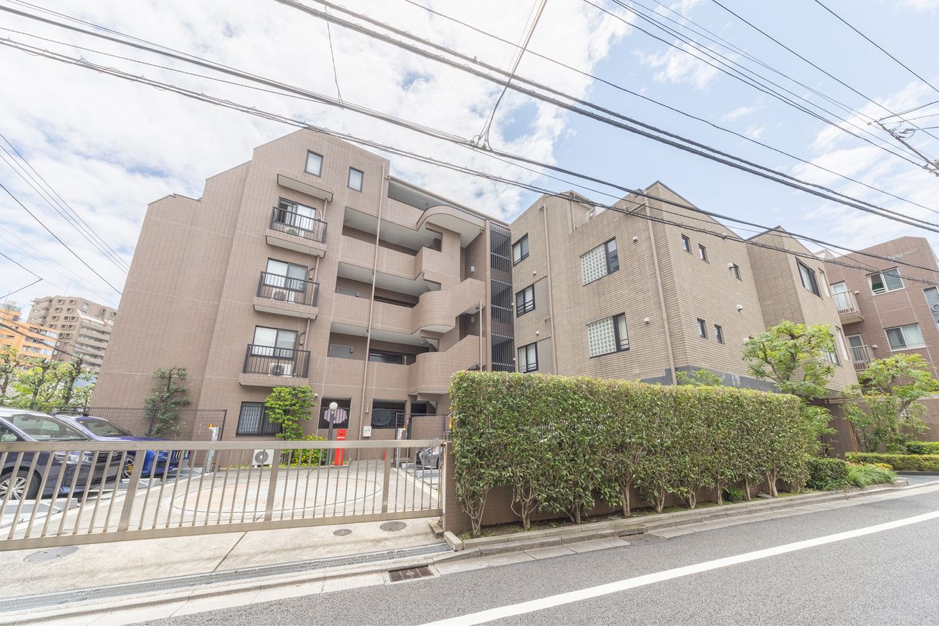 アデニウム文京本駒込の外観写真 - 文京区本駒込1丁目21番11号