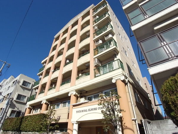 トゥールロワイヤルエルモア尾山台のエントランス・共用部