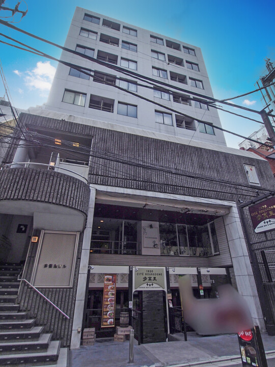 俳優座ビルの外観写真 - 港区六本木4丁目9番2号