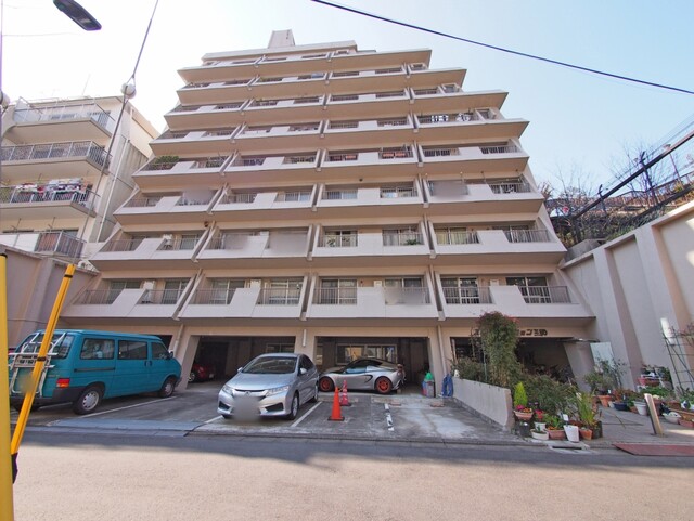 ストークマンション三田の外観写真 - 港区三田3丁目7番24号