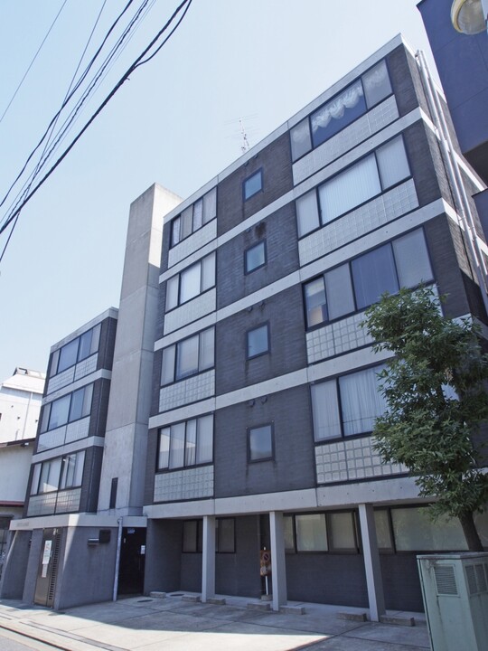 エクセラージュ神宮前の外観写真 - 渋谷区神宮前5丁目44番4号