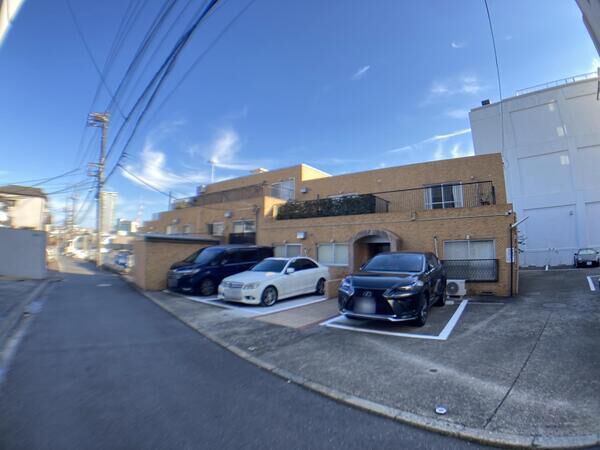 ラミアール富ヶ谷の外観写真 - 渋谷区富ヶ谷1丁目29番22号