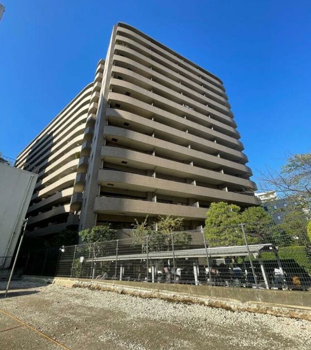 三田シティハウスの外観写真 - 港区三田5丁目8番8号