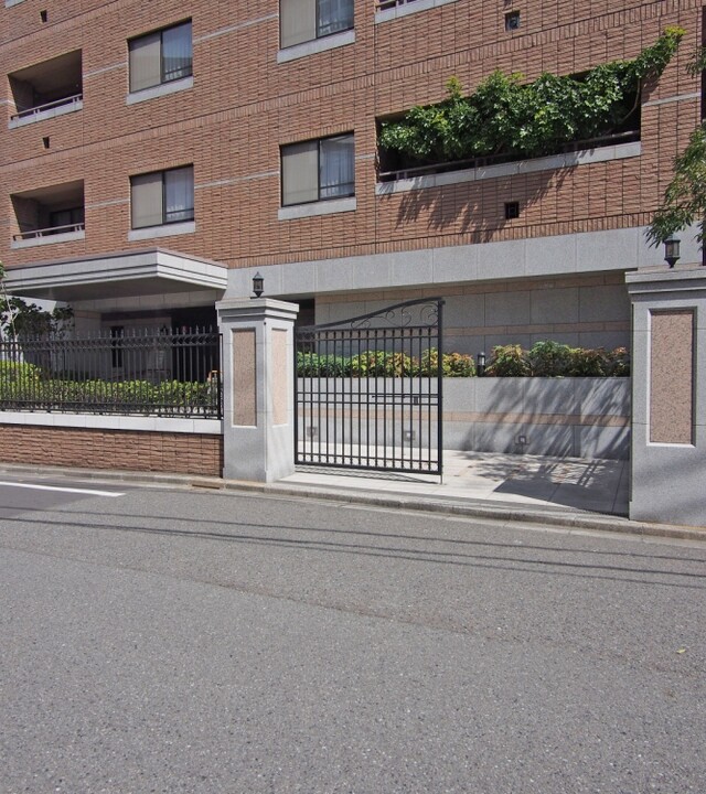 ファミールコート白金ヒルズの写真 5枚目