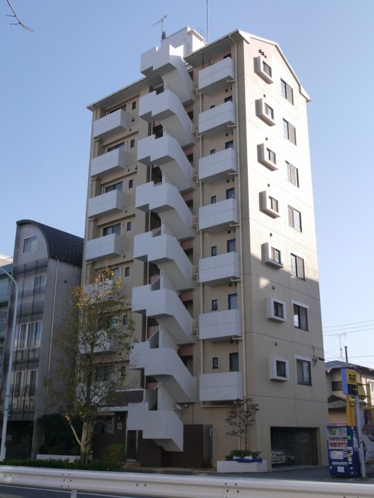 ハイローズ代々木上原の外観写真 - 渋谷区上原2丁目4番7号