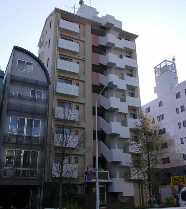 ハイローズ代々木上原の写真 3枚目