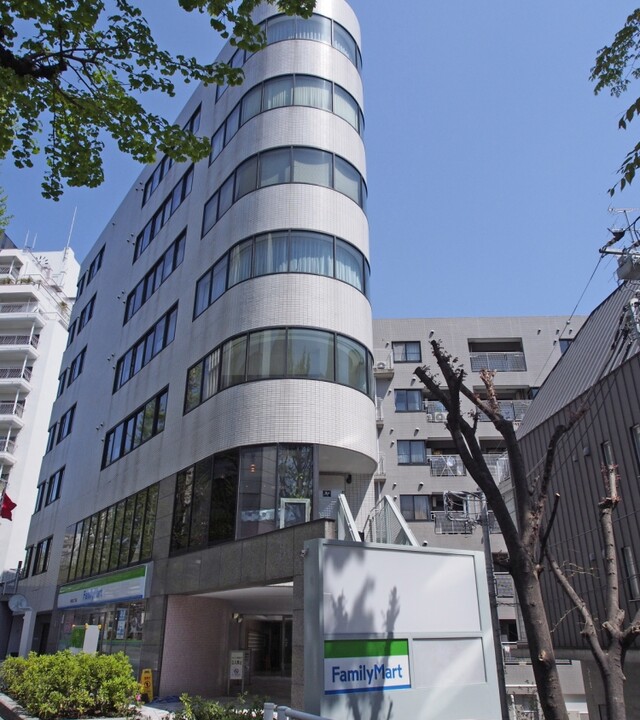 パークノヴァ神宮前のエントランス・共用部