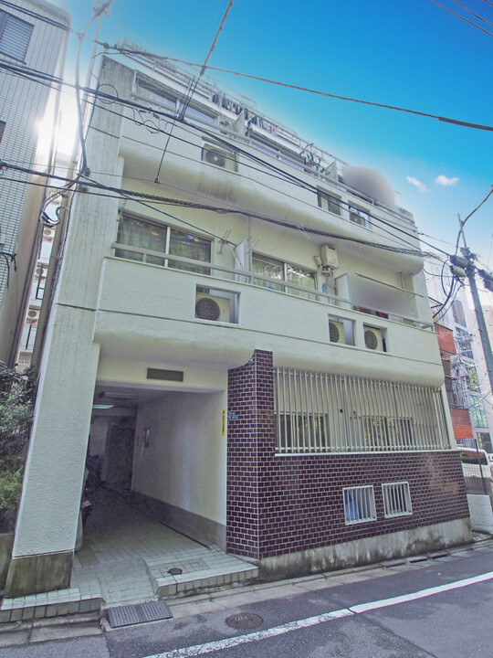 ドルメン西麻布の外観写真 - 港区西麻布1丁目15番15号