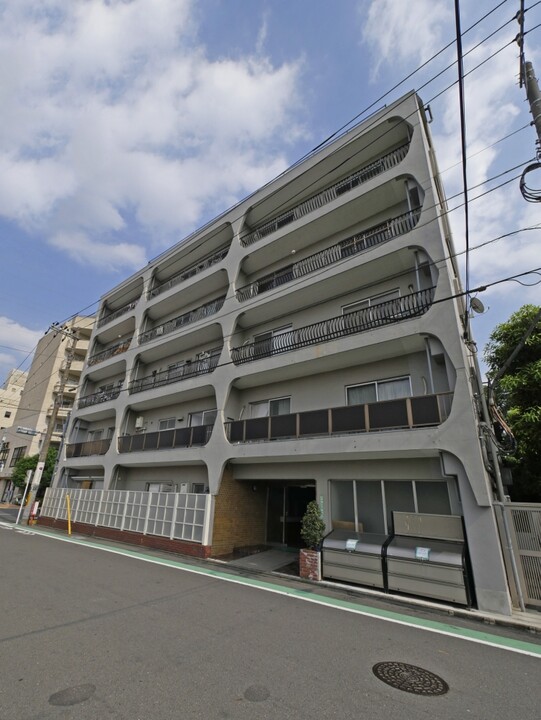 成城泉マンションの外観写真 - 世田谷区成城2丁目32番20号