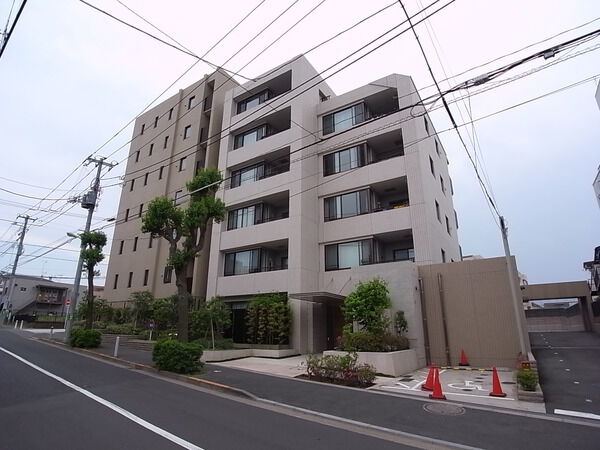 イニシア自由が丘の外観写真 - 東京都心の高級マンション