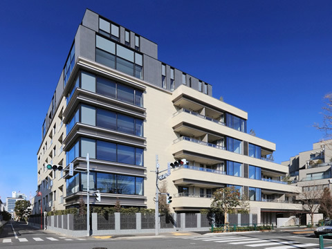 ザ・パークハウスグラン南青山4丁目の外観写真 - 港区南青山4丁目17番35号