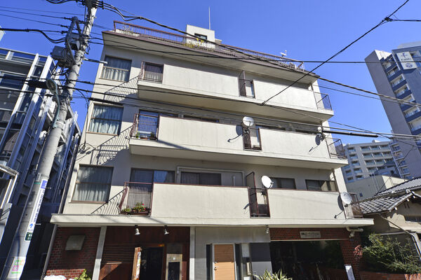 南青山ロータリーマンションの外観写真 - 港区南青山6丁目13番18号