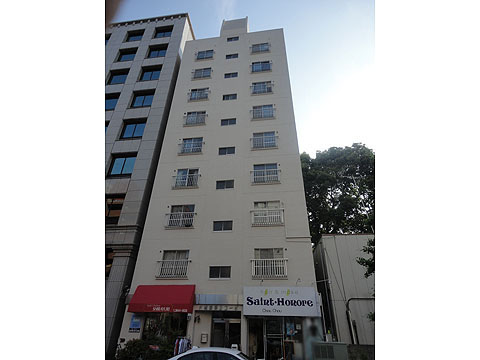 六義園第２コーポの外観写真 - 文京区本駒込6丁目15番5号