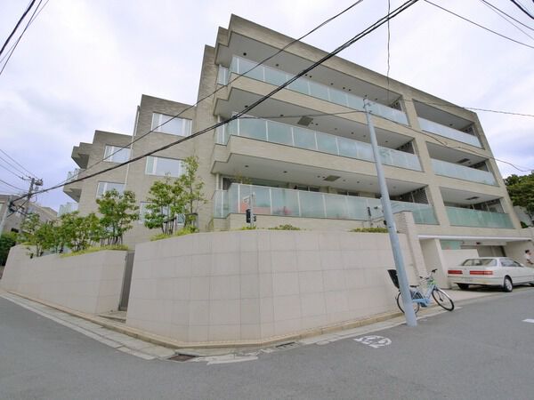 ブリリア小日向の外観写真 - 文京区小日向2丁目24番8号