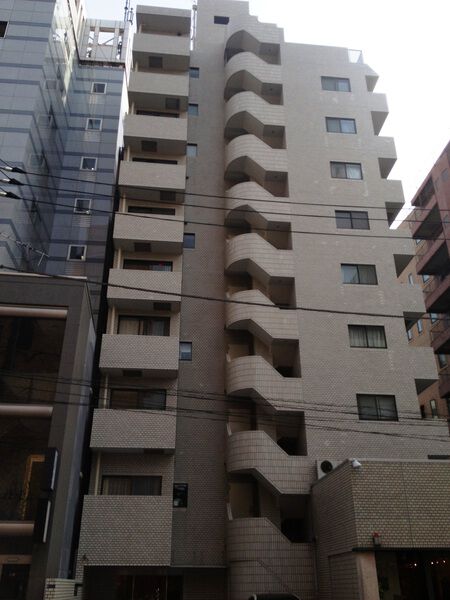 ハウス南青山の外観写真 - 港区南青山5丁目5番11号