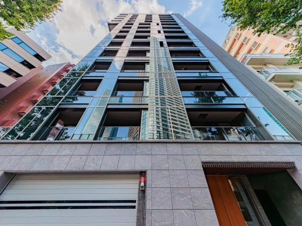 ロイヤルシーズン六本木の外観写真 - 港区六本木3丁目3番19号