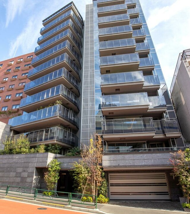 ロイヤルシーズン麻布永坂の外観写真 - 港区麻布永坂町1番58号