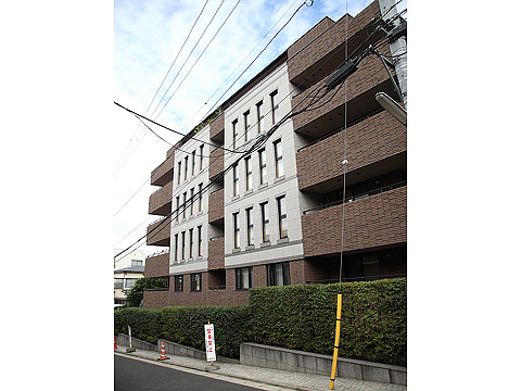 ザ・ドチェスター南青山の外観写真 - 港区南青山1丁目24番18号